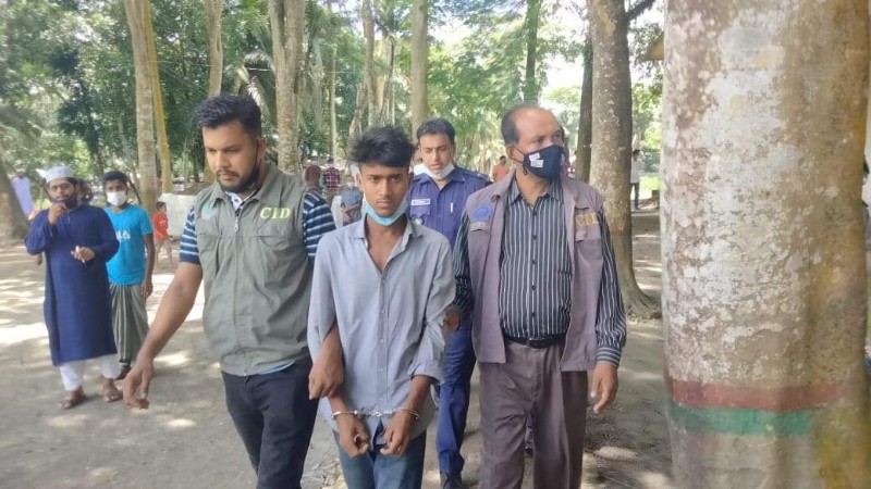 পাথরঘাটায় স্ত্রীকে গলায় ফাঁস, মেয়েকে চুবিয়ে মারে ঘাতক শাহিন