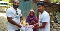 পাথরঘাটায় দরিদ্র পরিবারের মাঝে ঈদের আনন্দ ভাগাভাগি করে নিল এসএসবি ফাউন্ডেশন